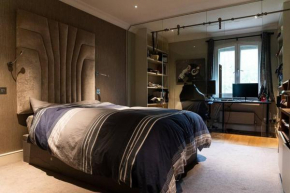 City Apartment - MARINA- ST. KATHRINES DOCK - TOWER BRIDGE